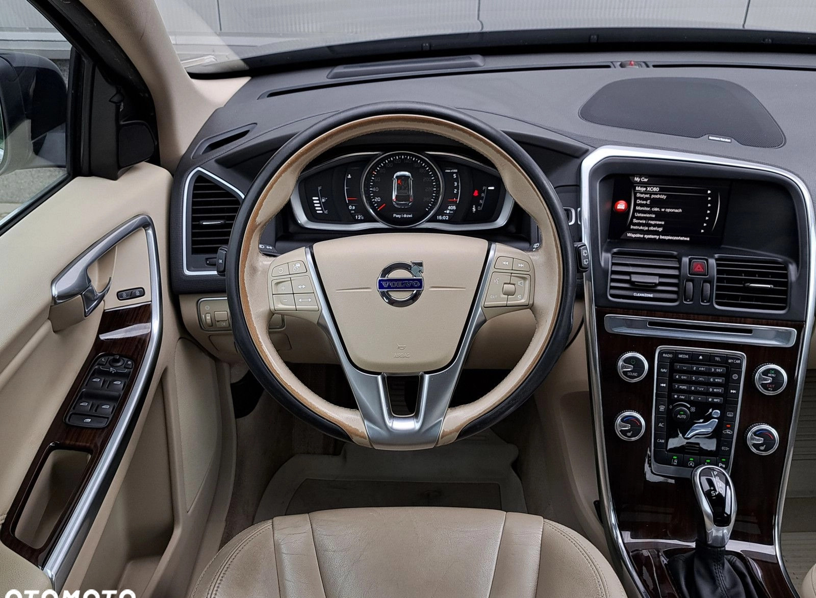 Volvo XC 60 cena 74900 przebieg: 251086, rok produkcji 2017 z Szczuczyn małe 407